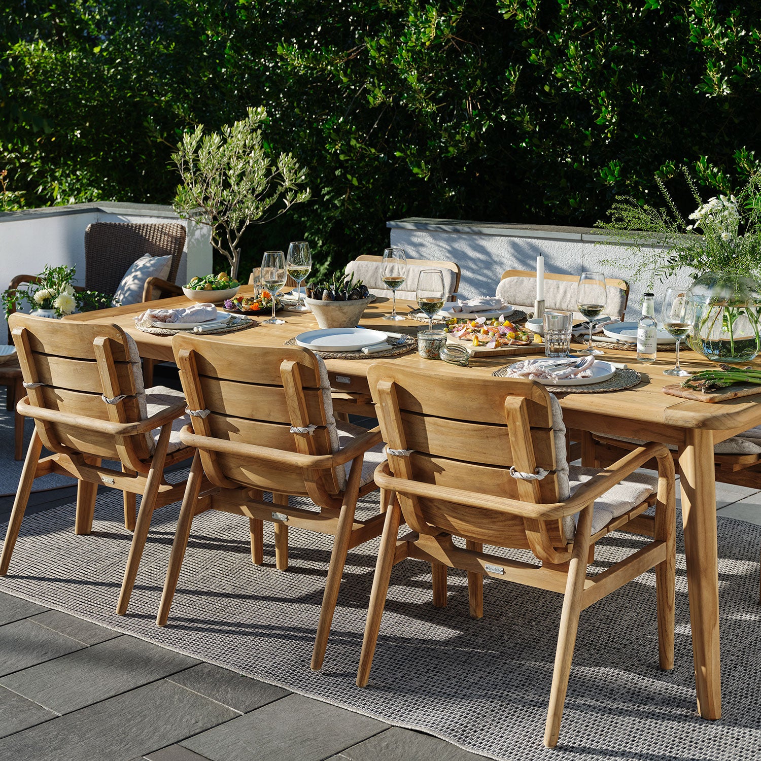 Lilja käsinojallinen tuoli luonnonvärinen Brafab