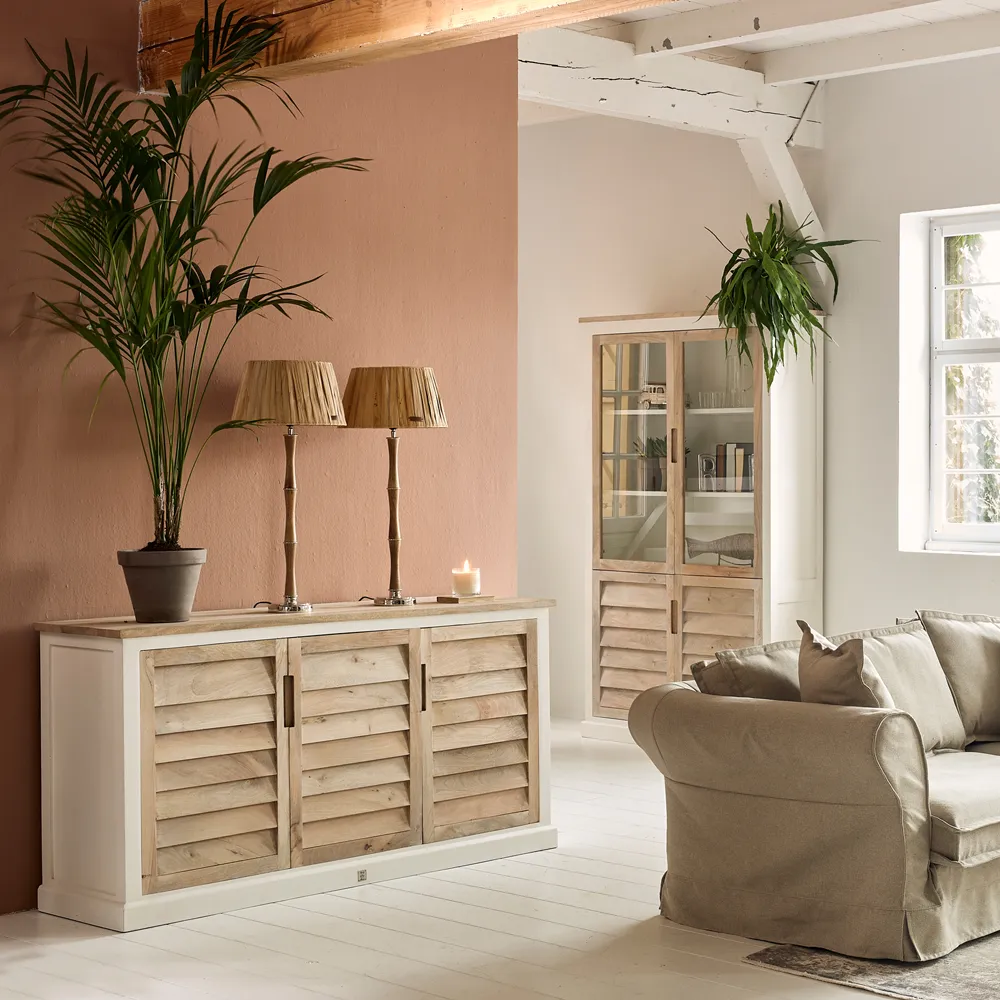  Pacifica näyttökaappi