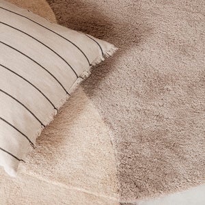 Calm Tyynyliina 60x40- Camel/Black