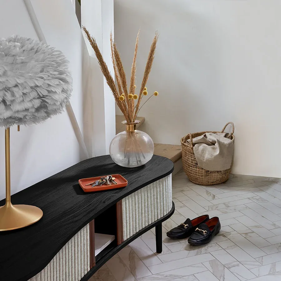 Audacious TV-taso, musta tammi/Sterling