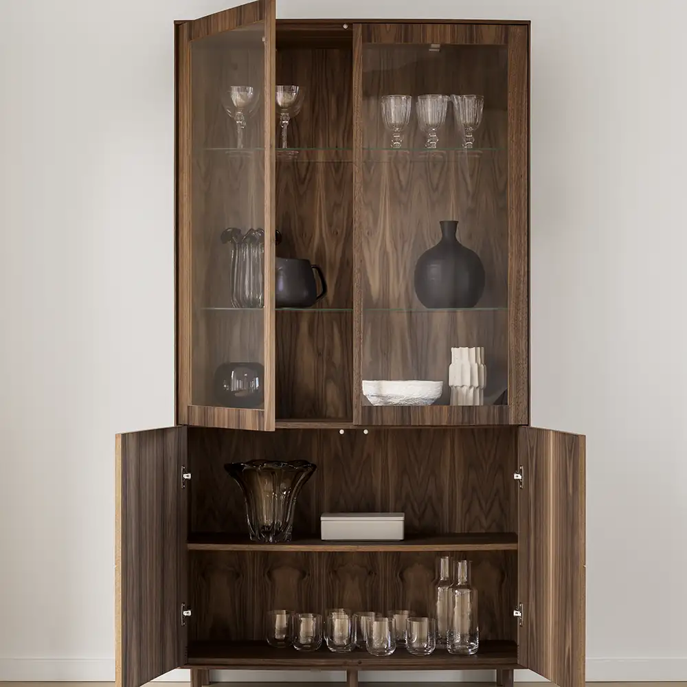 SM410 kaappi svartlackad tammi