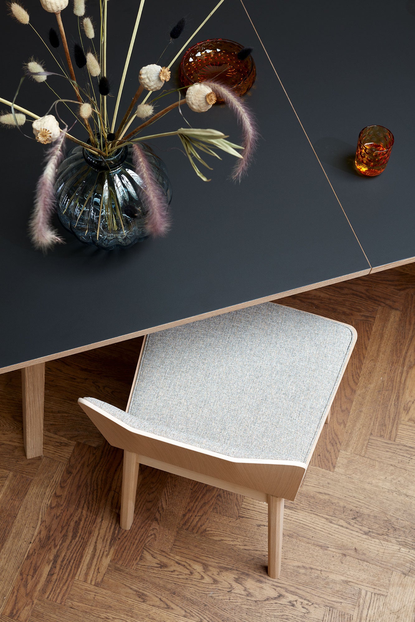 Sm11 pöytä musta tammi lakka 183-275X100X74Cm