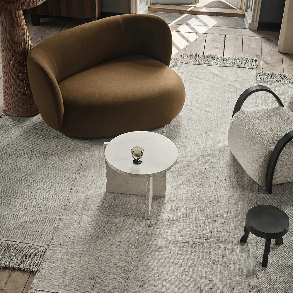 Mineral Sculptural Sivupöytä