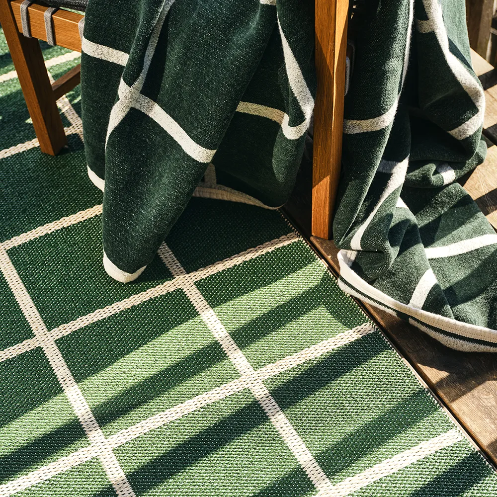 Kudottu viltti lampaanvillasta Criss Leaf