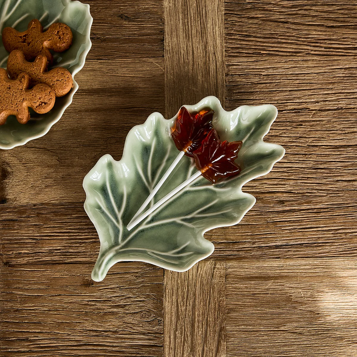 Lautanen Autumn Leaf 23,5x13,5 cm Green