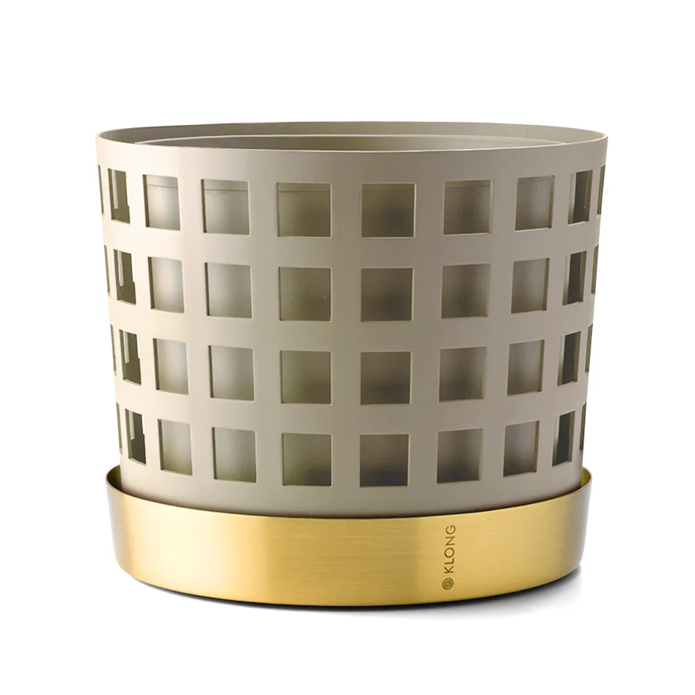 Trio square medium beige ruostumaton teräs tarjotin messingistä