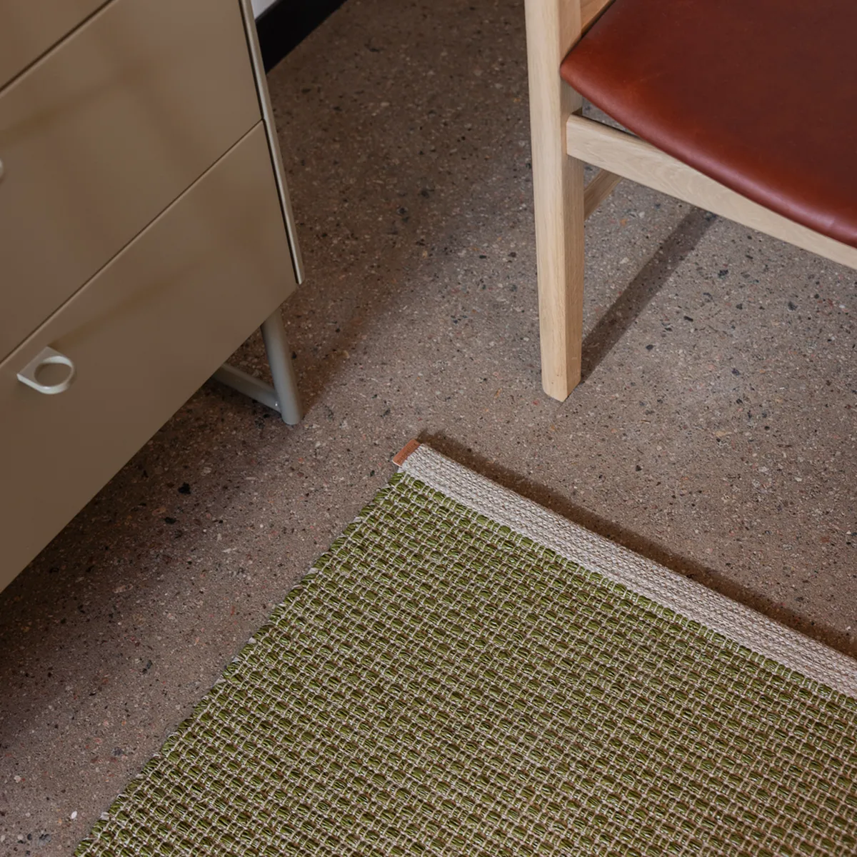 Pestävä Muovimatto NILS Dark Olive 70x120 cm