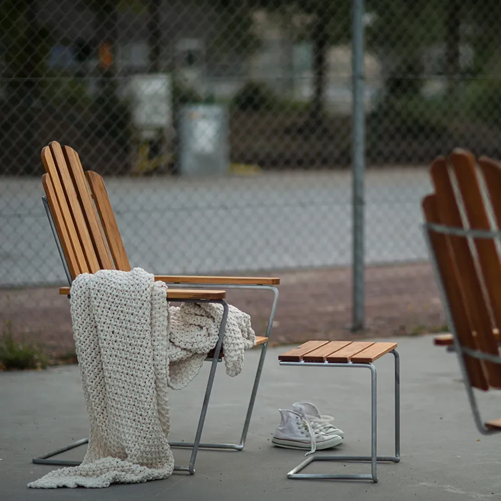 A3 aurinkotuoli käsittelemätöntä tiikkiä / kuumasinkitty runko Grythyttan Stålmöbler