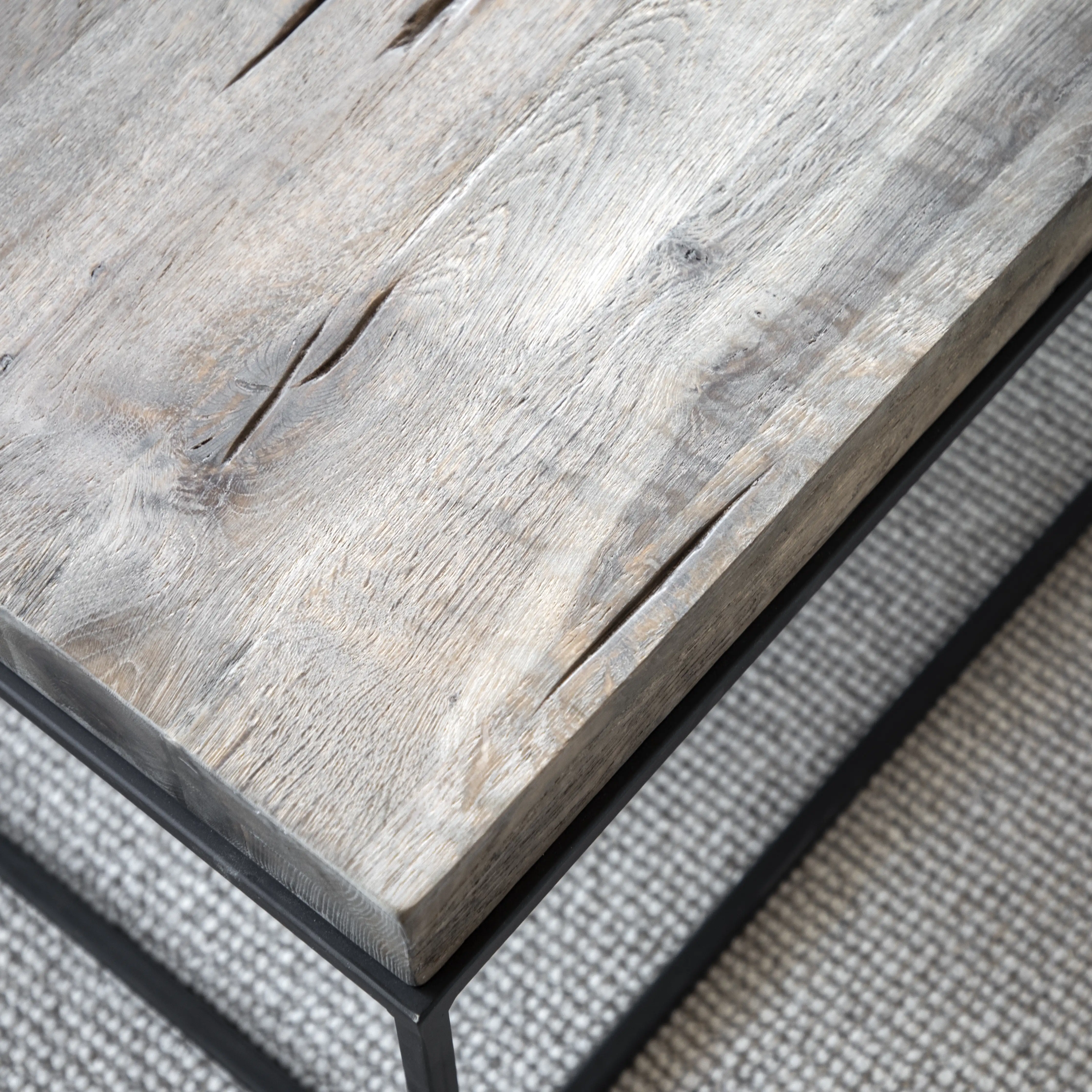 Sivupöytä Carlisle 65 x 65 cm silver black Artwood