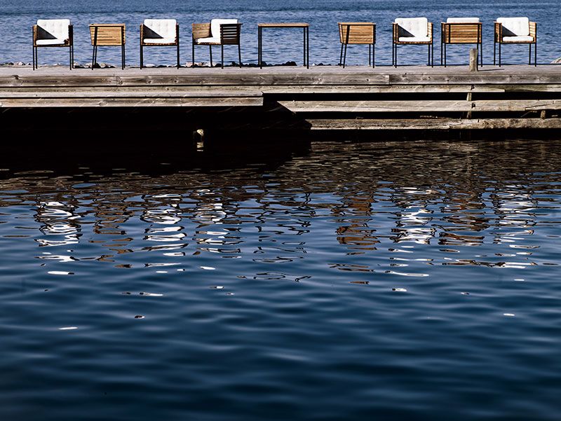 Häringe ruokapöytä 95 x 214 cm musta/tiikki Skargaarden