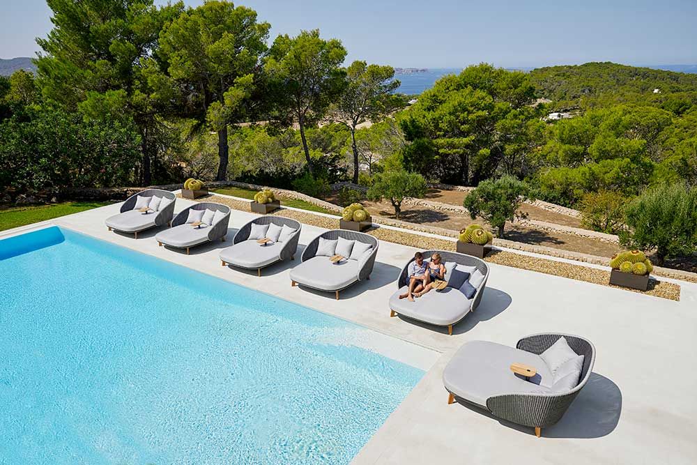 Peacock solsäng harmaa sis.. tyynyt