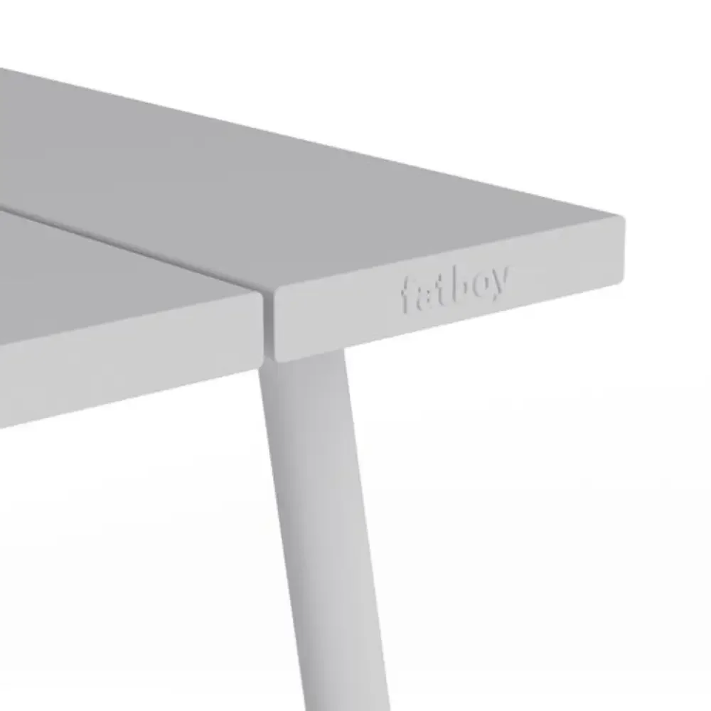Fred's medium table ulkopöytä light grey
