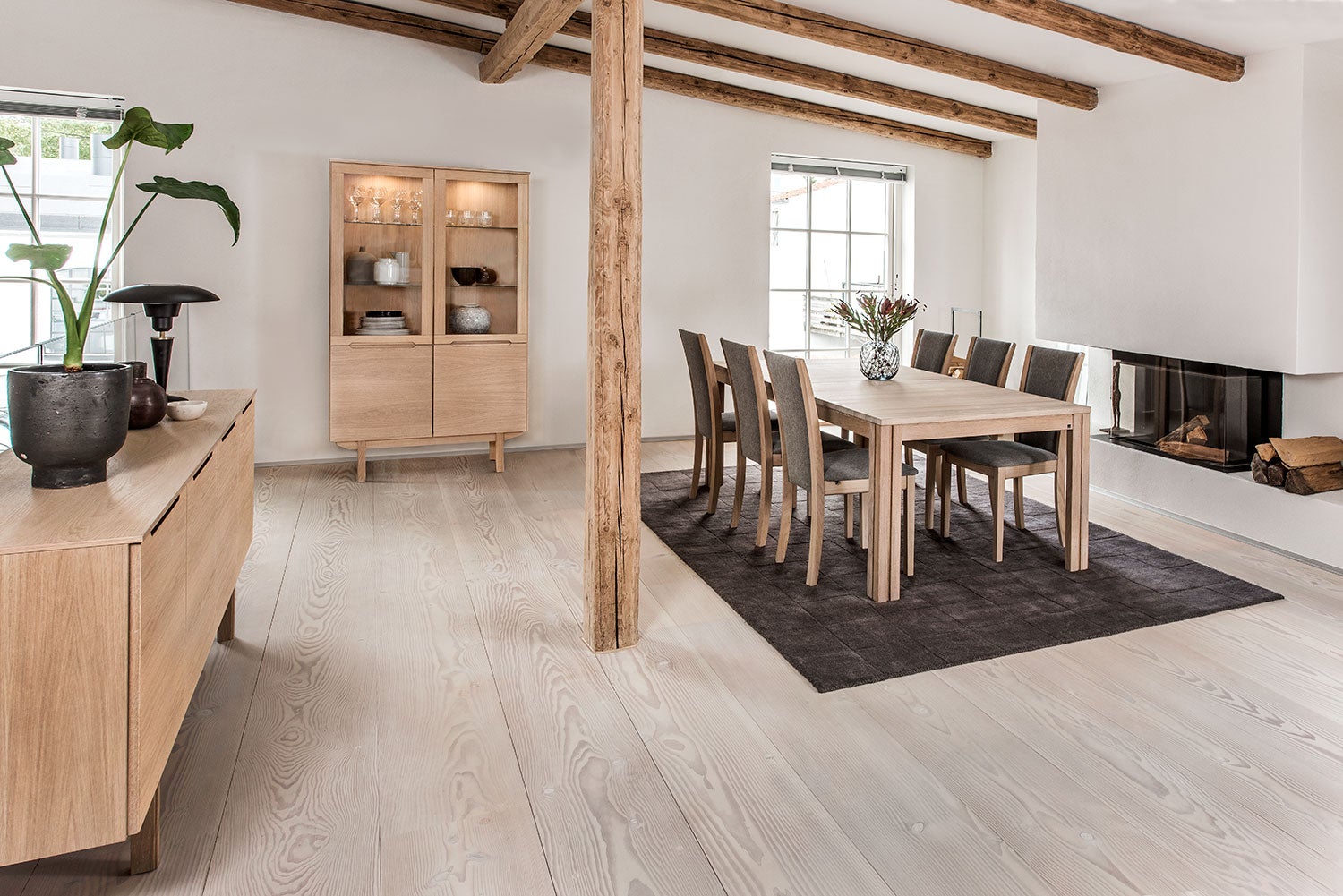  Sm307 Vitriinikaappi Tammi Valkoinen öljy 98X41X182Cm