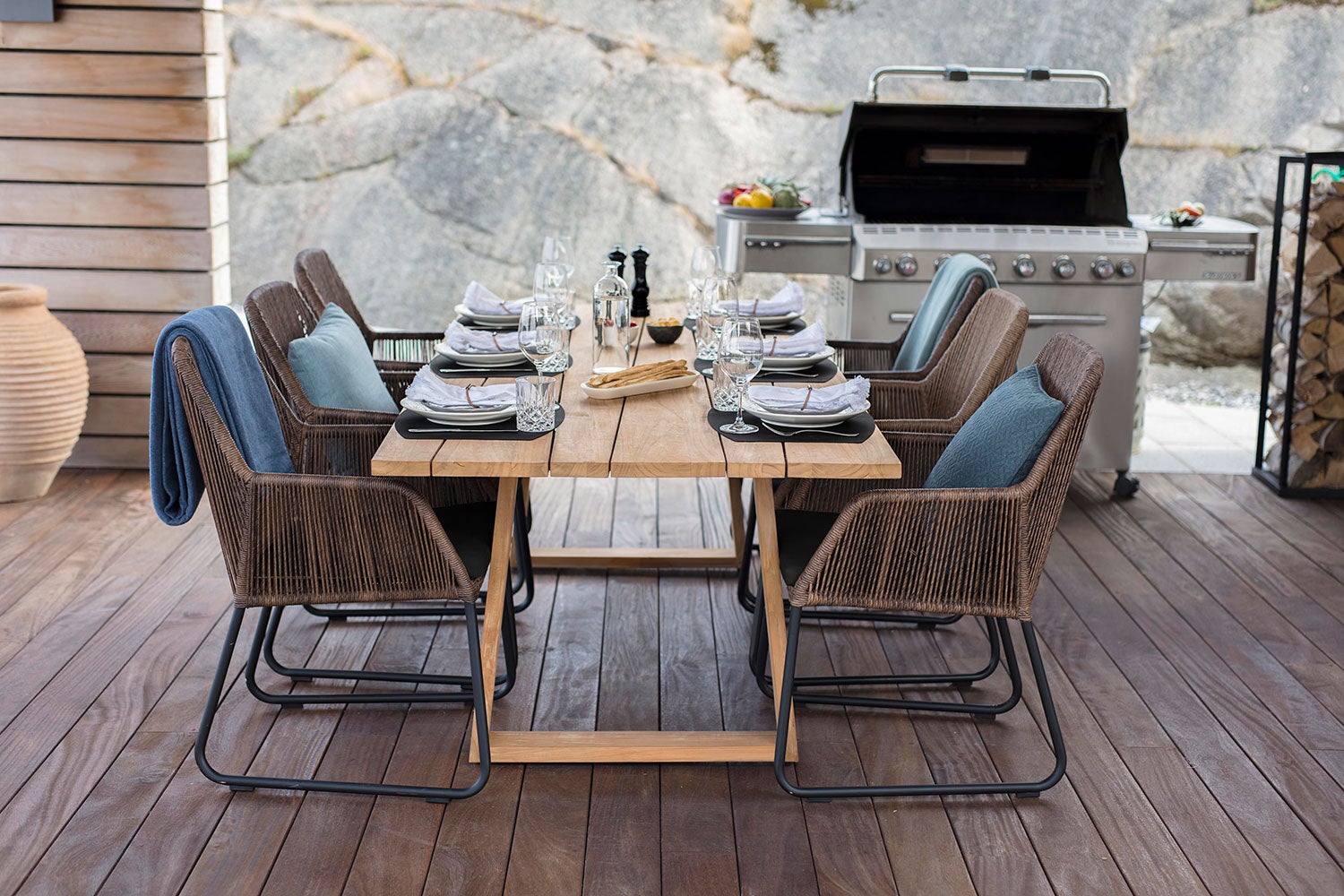 Laurion ruokapöytä 100 x 230 cm luonnonvärinen tiikki Brafab