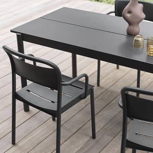 Linear Steel Tuoli käsinojilla - Anthracite Black