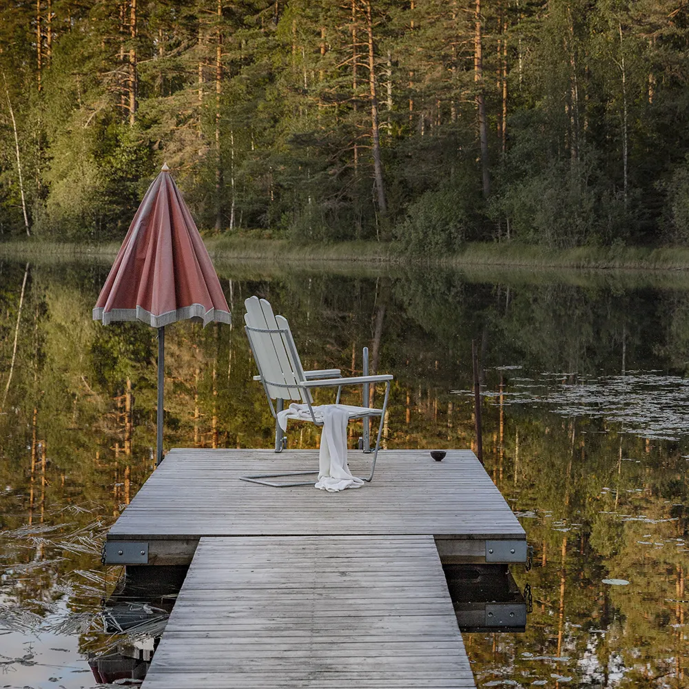 A3 aurinkotuoli valkolakattua tammea / kuumasinkitty runko Grythyttan Stålmöbler