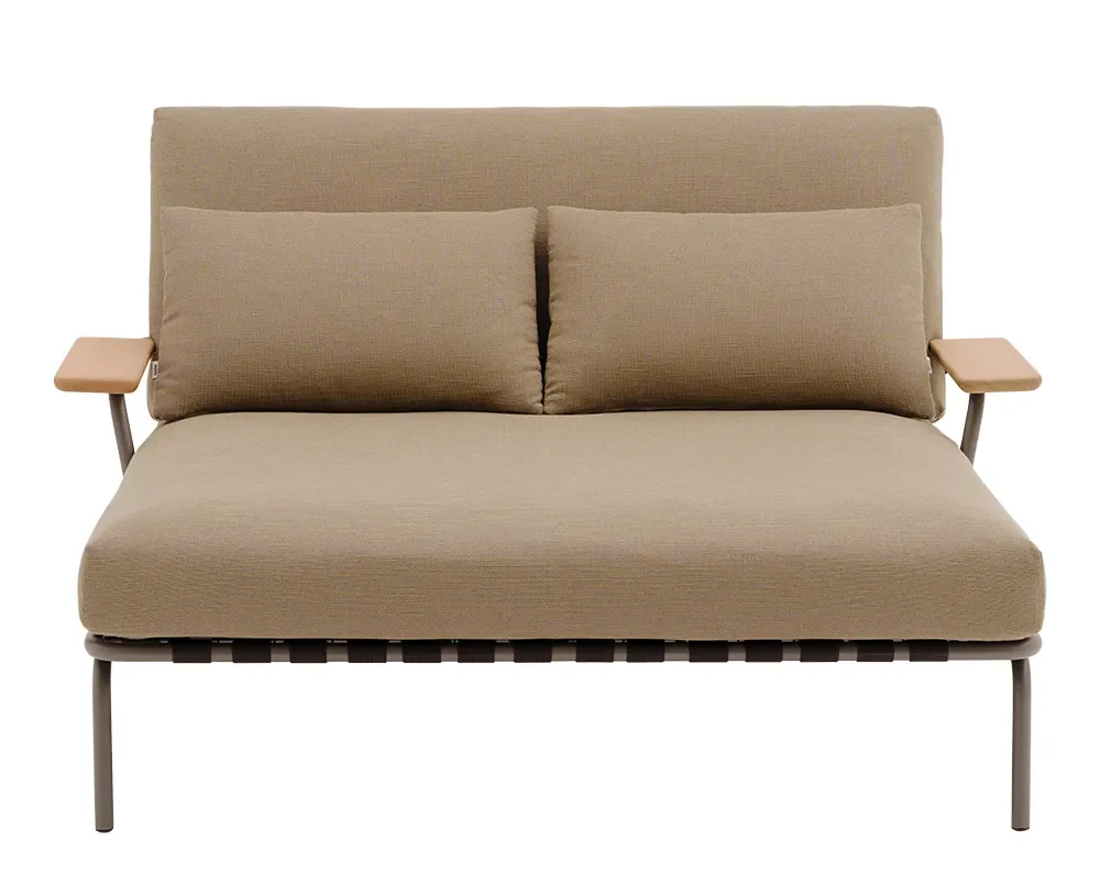Loungebed Settle käsinojilla Taupe