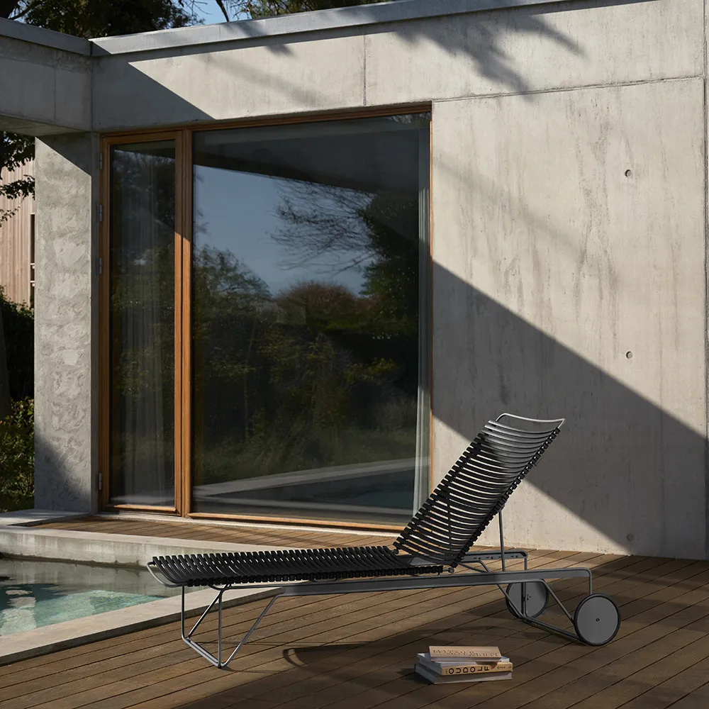 Click Adjustable chaise longue Black. Frame: Grey