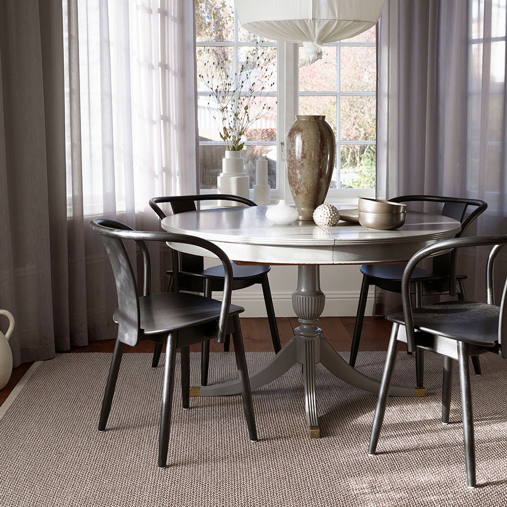 Svea matto 70x90 cm warm grey / granit metallic 