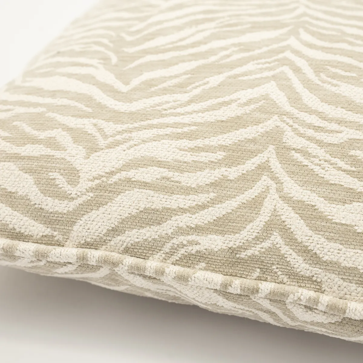 Koristetyyny Tigra Beige 45x45 cm