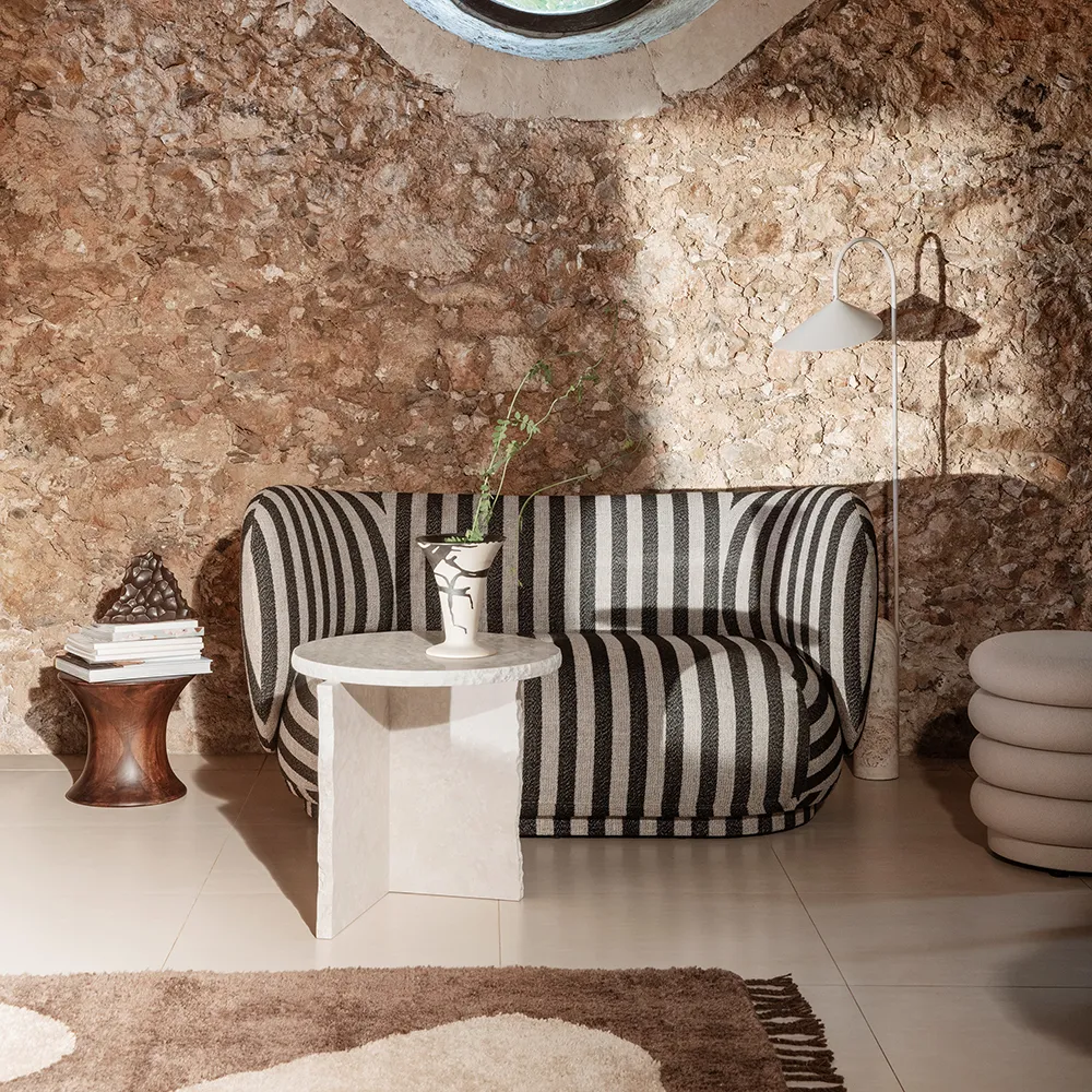 Mineral Sculptural Sivupöytä