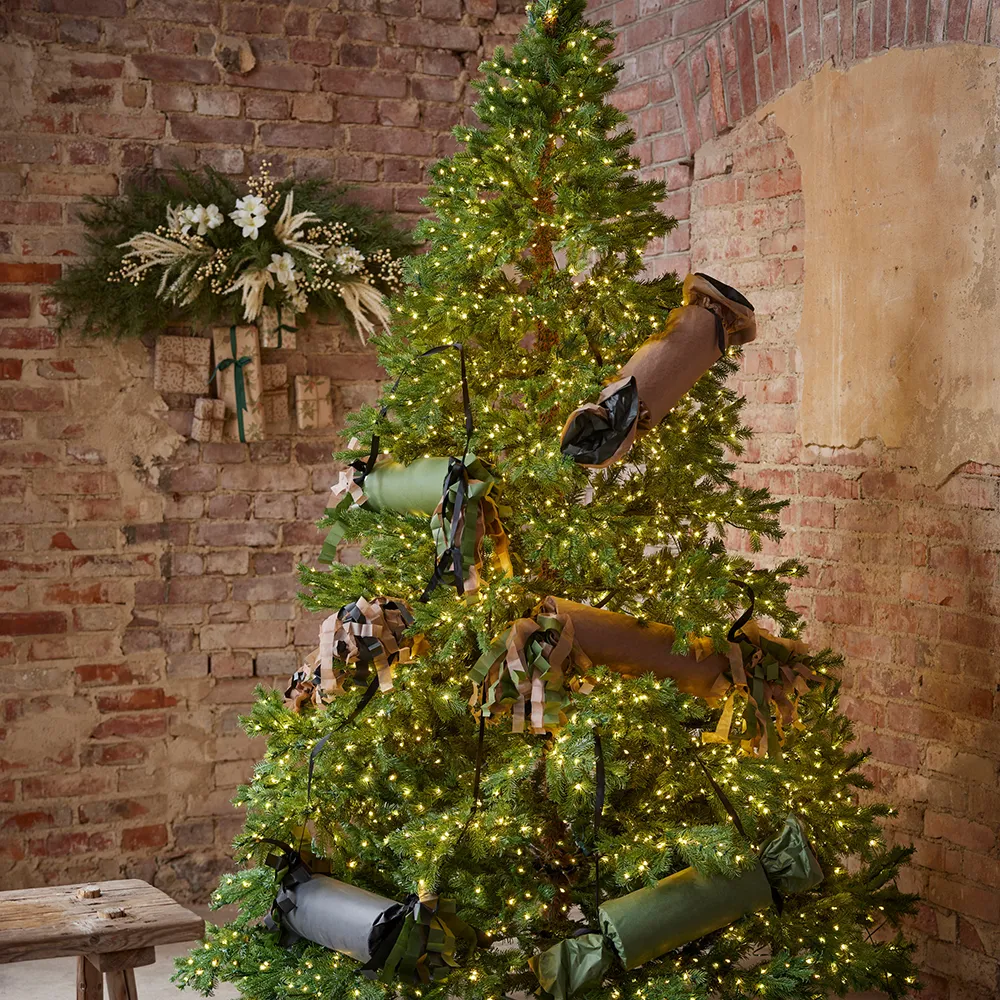 Joulukuusi Dovre 210 cm 3000 lamput