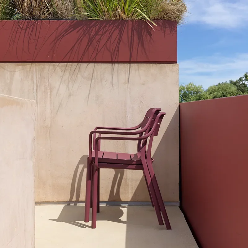 Cassia tuoli käsinojilla Basalto 