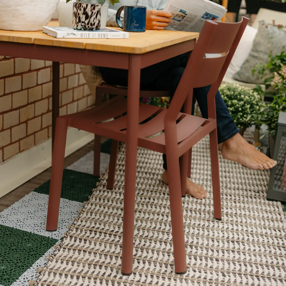 Delia ruokapöydän tuoli Zin Red