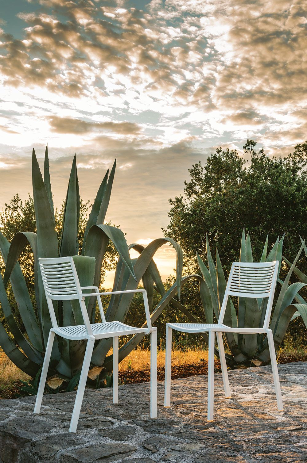 Easy käsinojallinen tuoli pinottava vaaleansininen