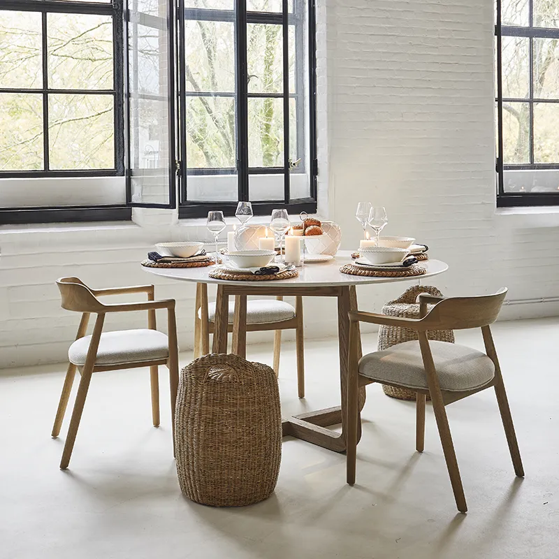 Puglia tuoli käsinojilla