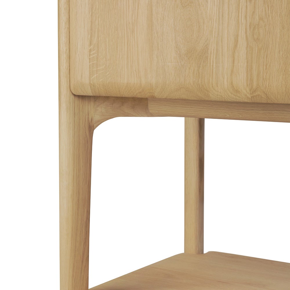 PI Korkea kaappi 110 x 45 x 170 cm