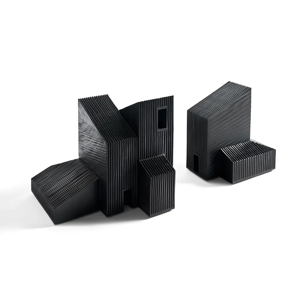 Modern Farmhouse koristelu mustaksi lakattua mahonkia