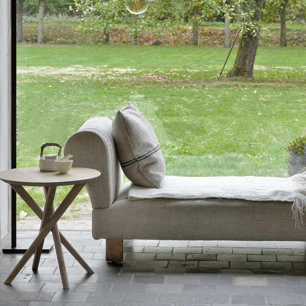 Mikado sivupöytä tammi 