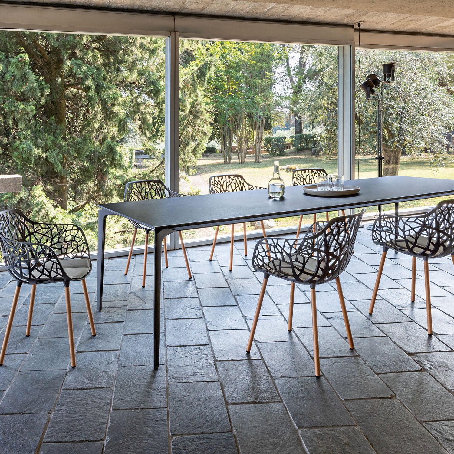 Forest Käsinojallinen tuoli Iroko/Metallic Grey