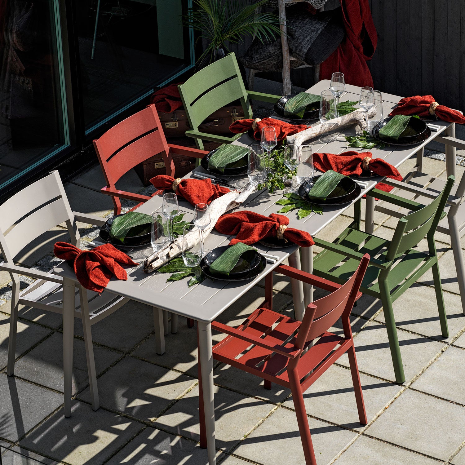 Delia käsinojallinen tuoli burnt paprika