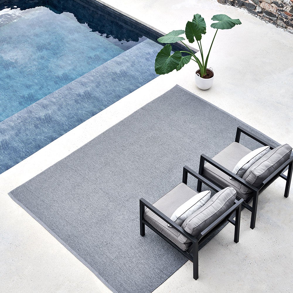 Svea matto 70x160 cm granit / black metallic 