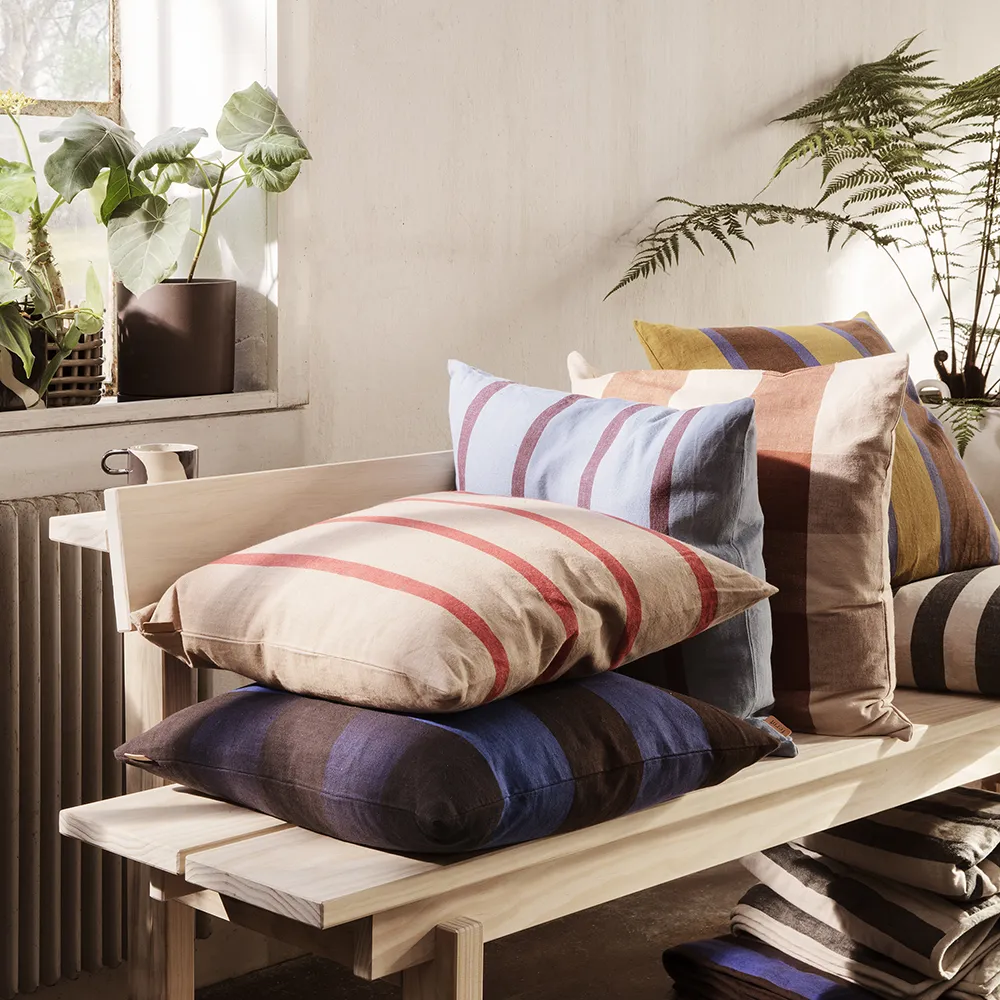 Grand Koristetyyny - Faded Blue/Burgundy