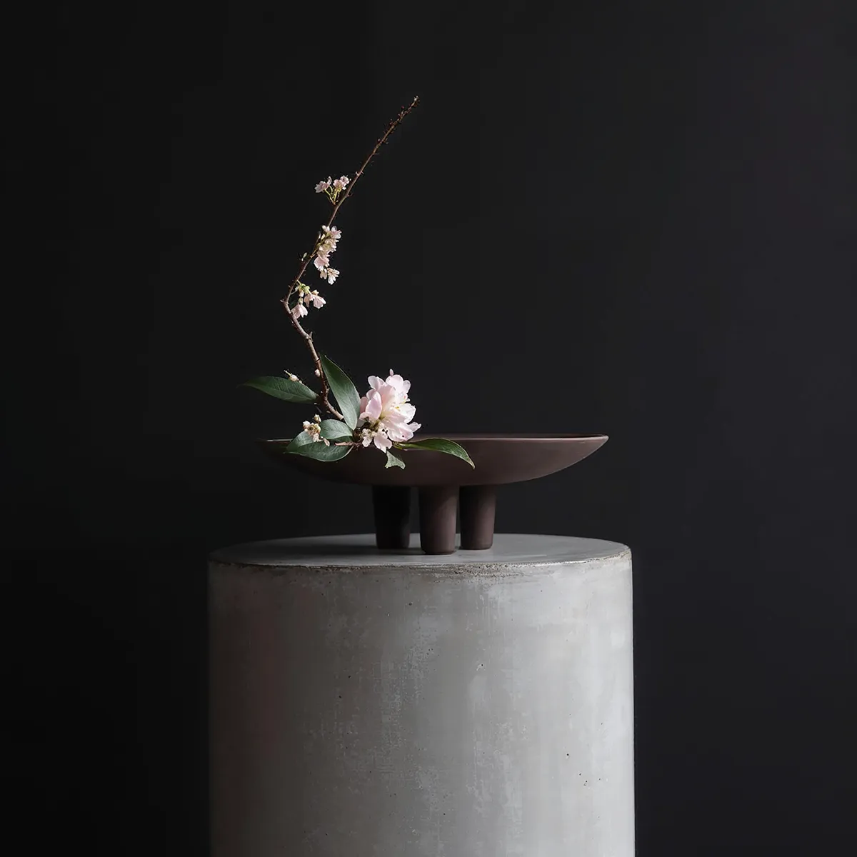 Käsinmaalattu koristevati Duck Mini Chocolate Brown Ø 30 cm