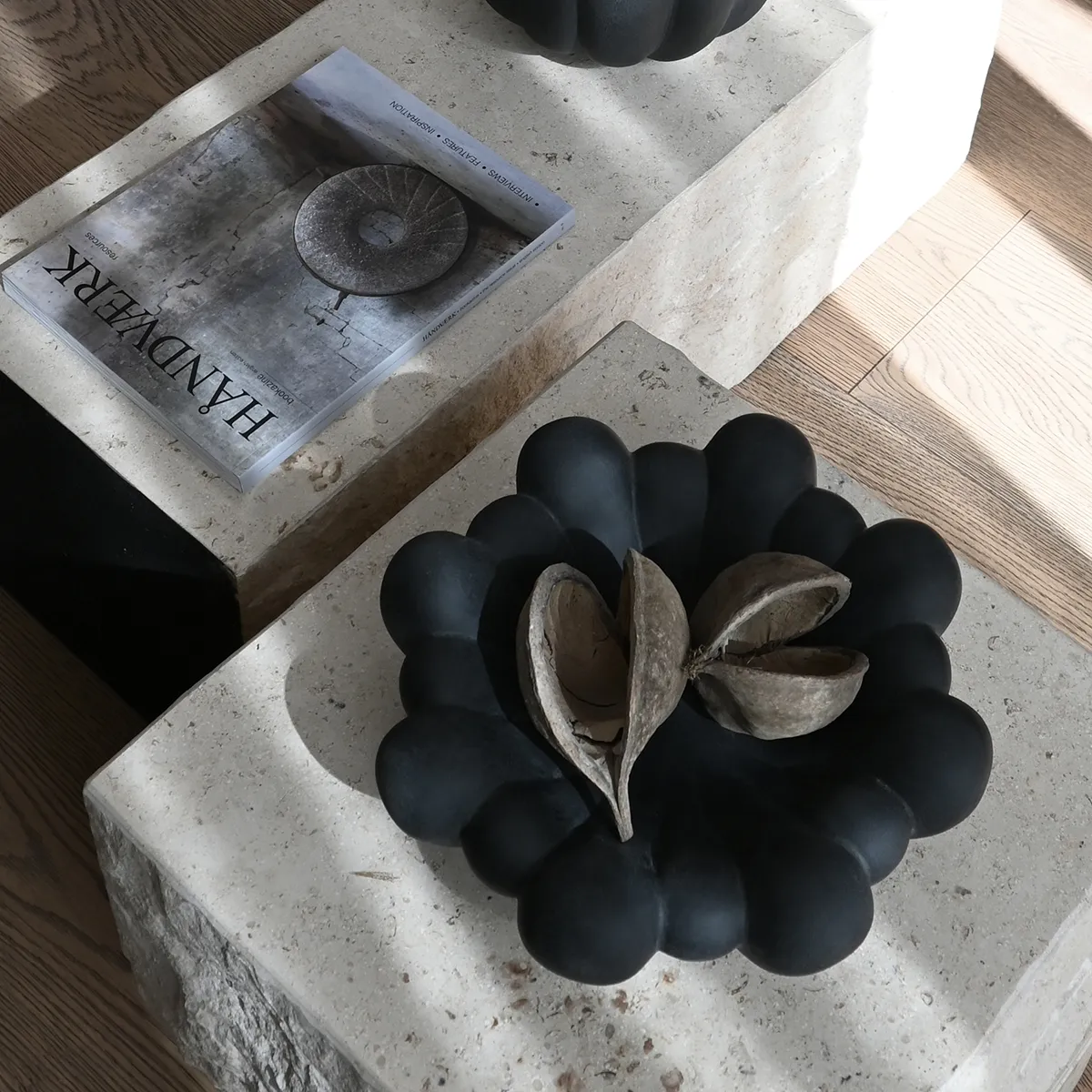 Käsintehty koristekulho Bloom Black Ø 28,5 cm