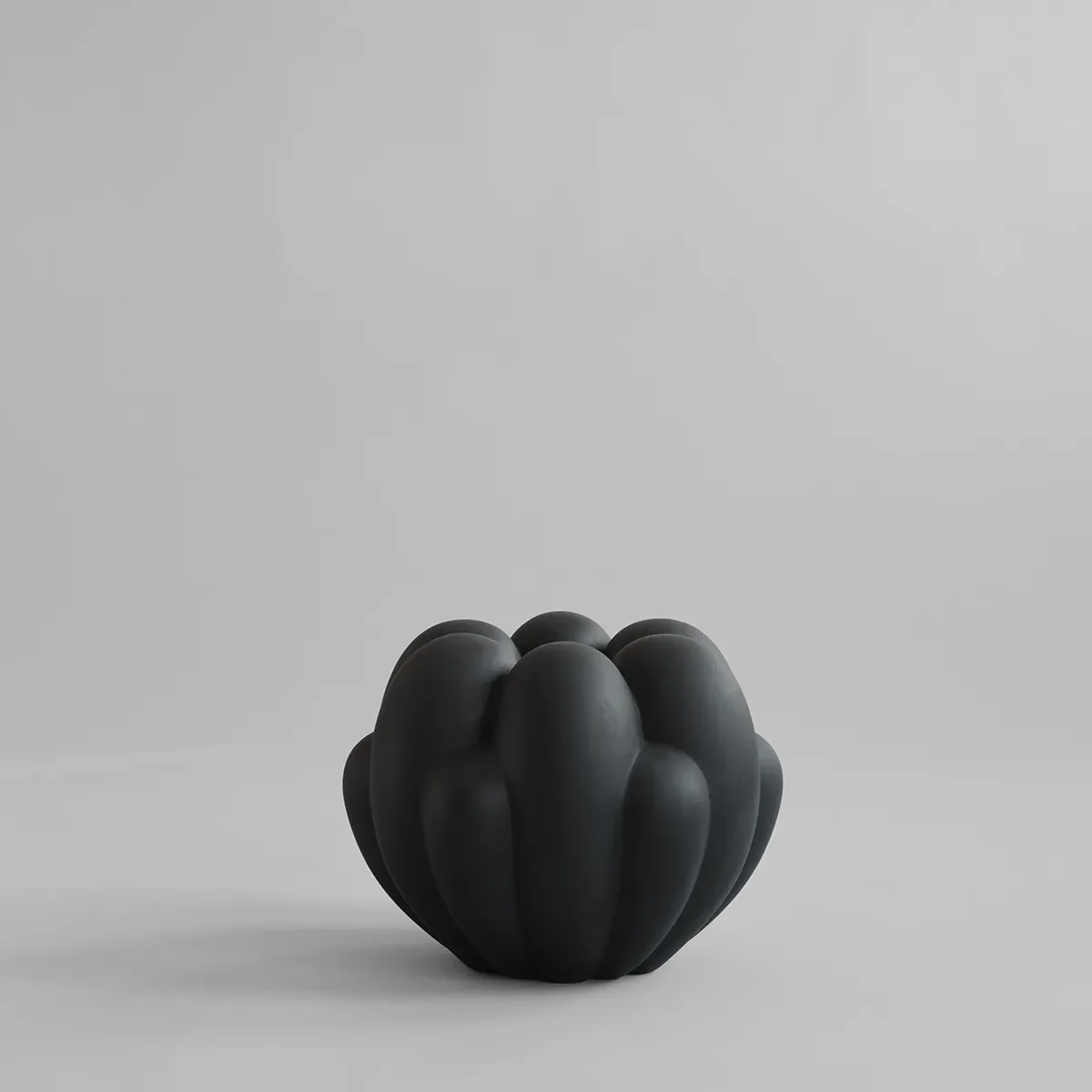 Käsintehty maljakko Bloom Mini Black H27 cm
