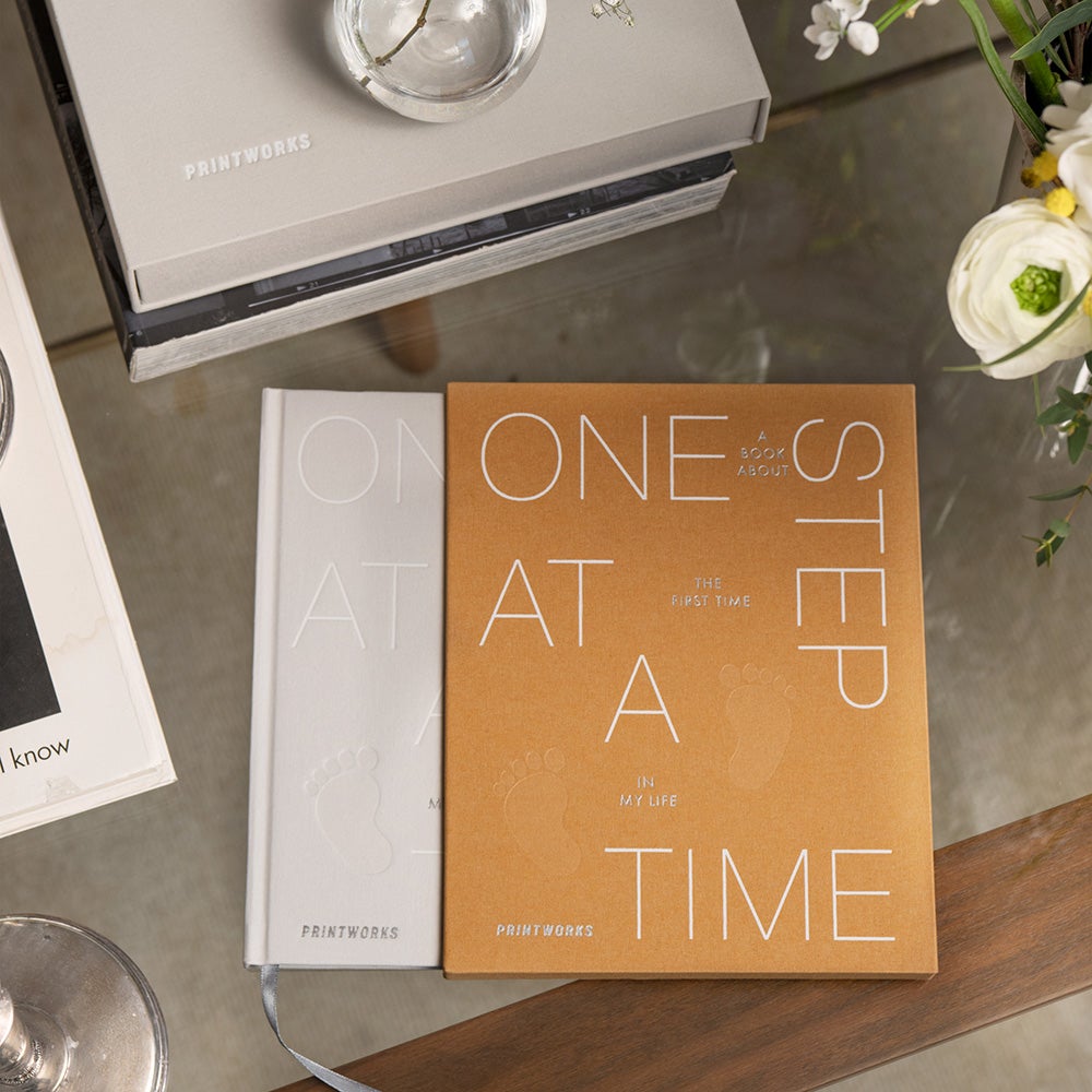 One Step at a Time - Kirja ensimmäistä kertaa elämässä