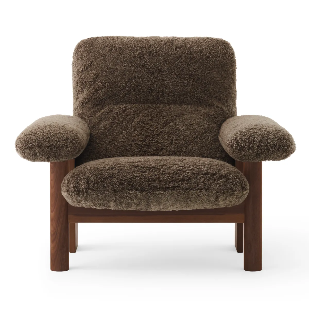 Brasilia lounge-tuoli täysverhoiltu korkea selkänoja nelijalkainen runko massiivi tummapeitsattu tammi Sheepskin Nevotex Root