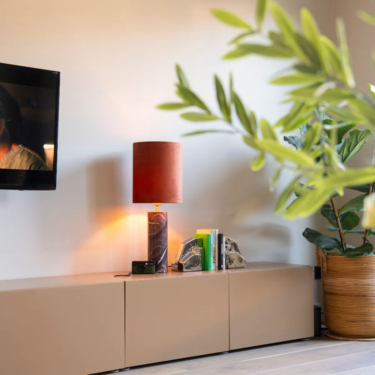 Table lamp Rosso 25x25x65 cm