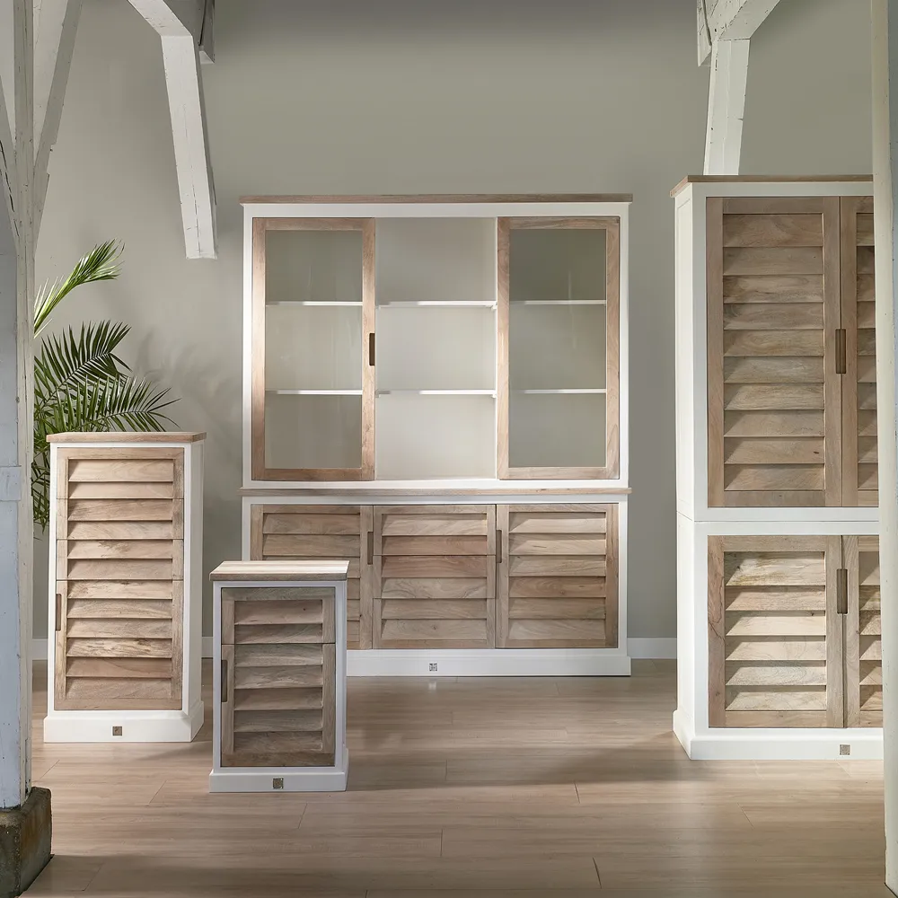 Pacifica vaatekaappi