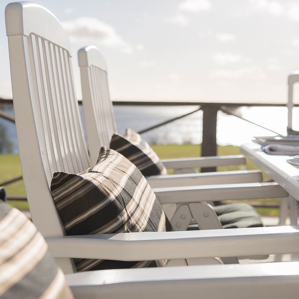 Amelia nojatuoli valkoinen 