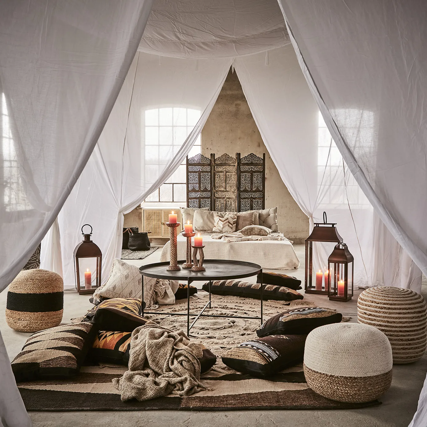 JUNI-pouf luonnollinen/norsunluu