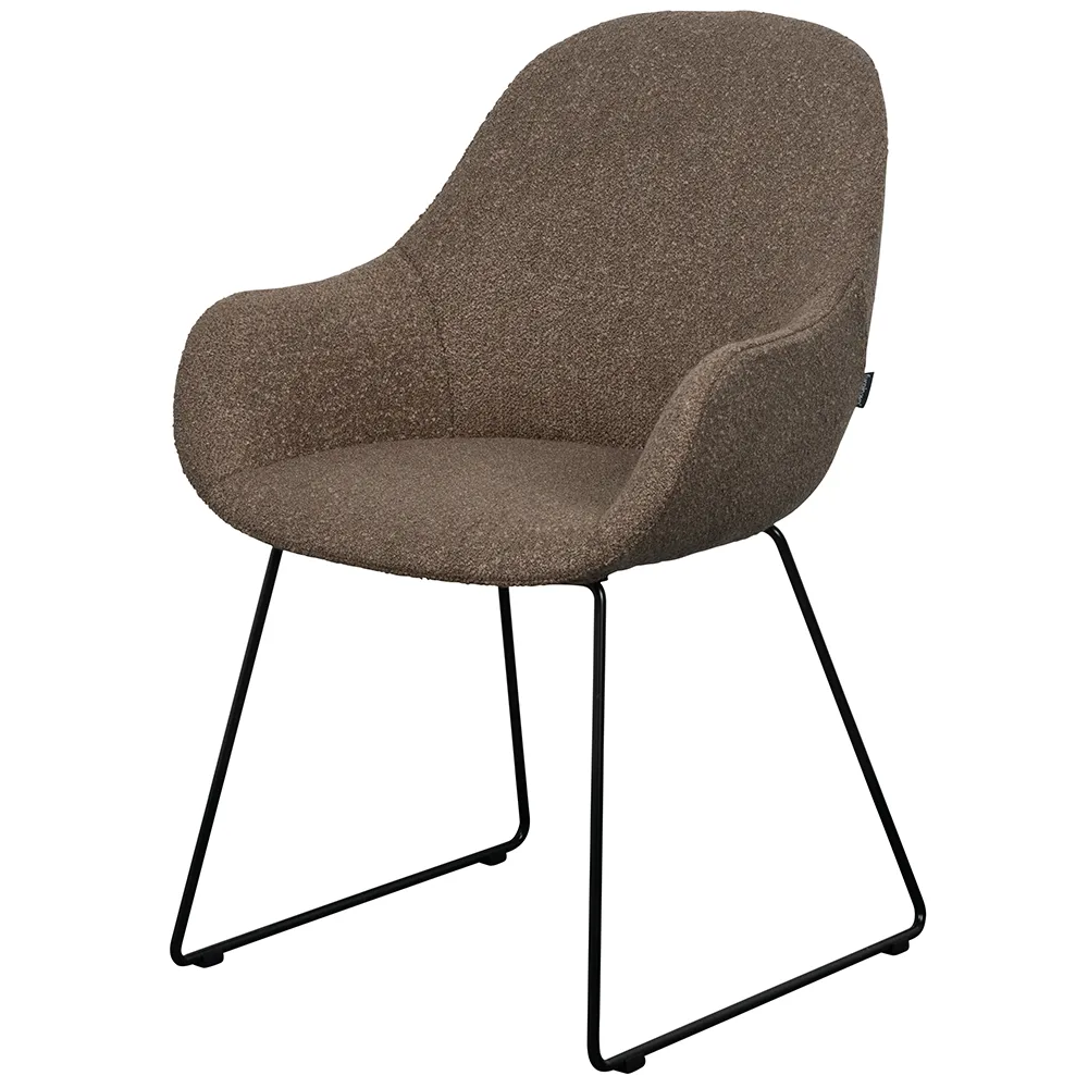 Layla tuoli korkeilla käsinojilla