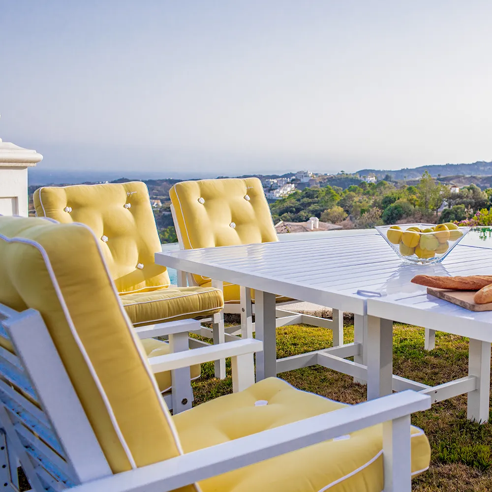 122x124cm H:65.5cm pöytä Alumiini valkoinen 