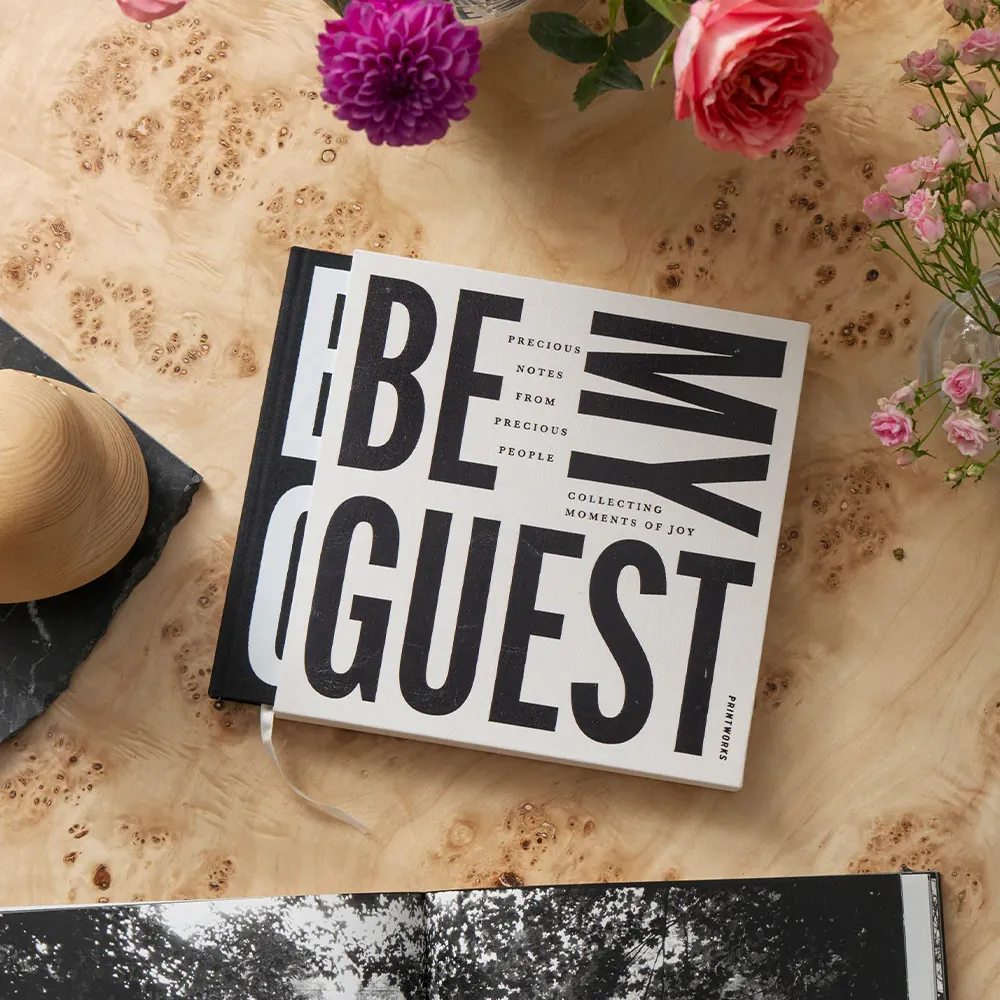  Vieraskirja-musta/valkoinen