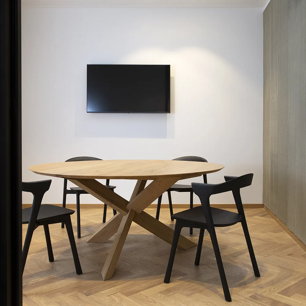 Bok Ruokailutuoli musta tammi